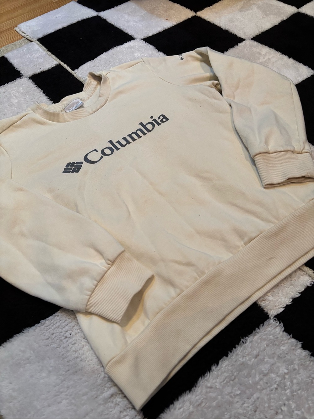 Columbia Cream Crewneck with Silver Logo Tag